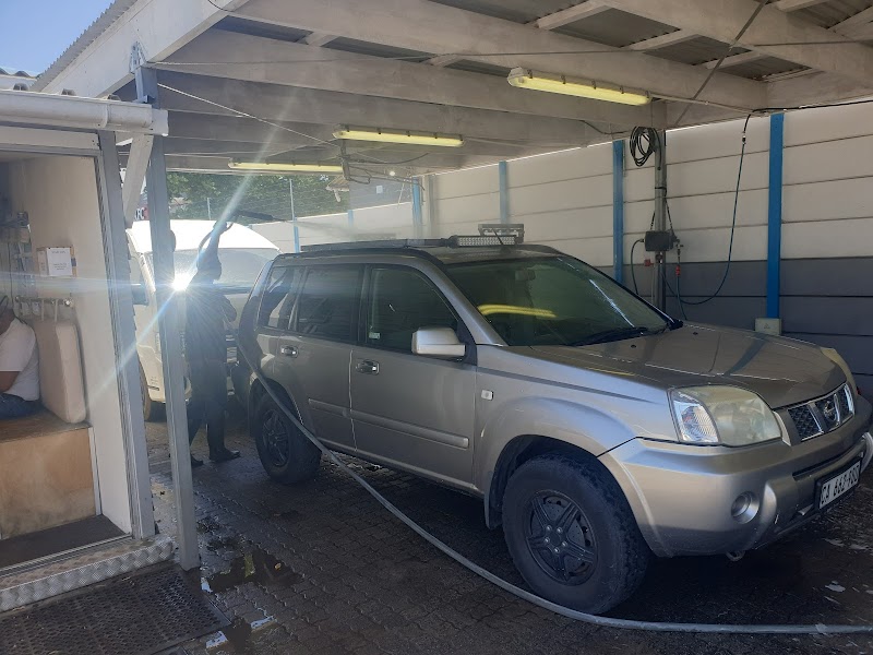 Thursty's Car Wash - Photo 3